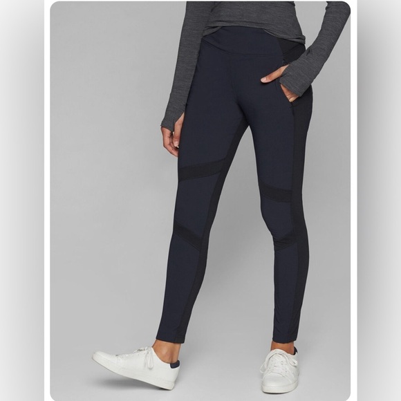 Athleta Pants - ATHLETA Black / Black Highline Hybrid Summiter Tight size 8